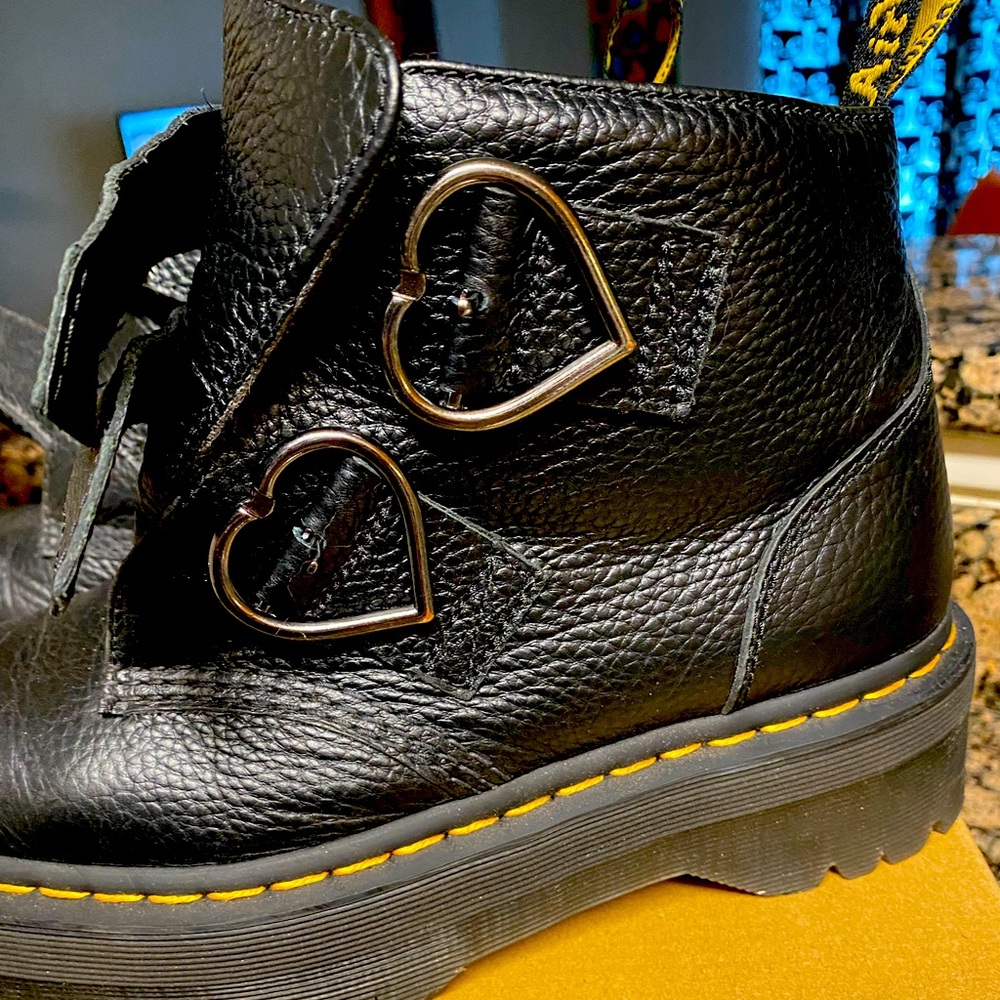 Dr Martens Devon Heart Ankle Boot in Black